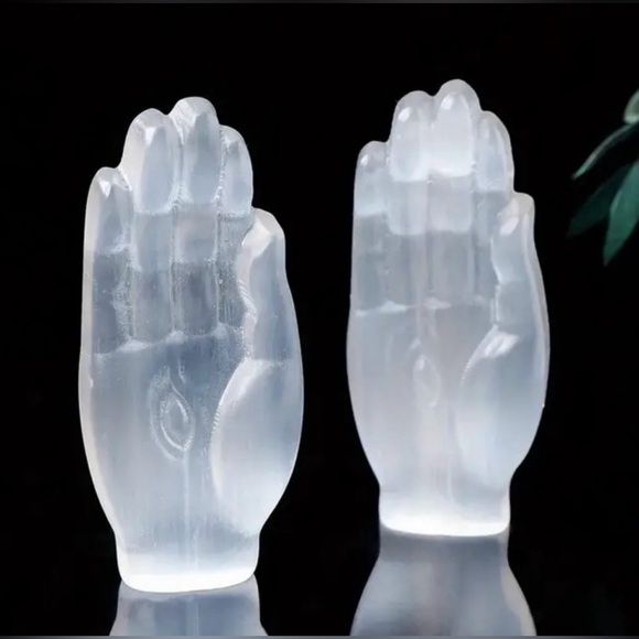 Reiki Charged Selenite Hand
Price is per hand ✋ - Picture 1 of 6